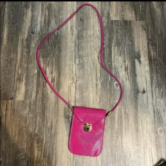 Small pink purse with latch, faux leather texture/feel, small crossbody purse - Picture 4 of 4